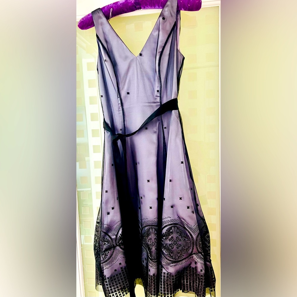 EUC Adrianna Papell Stunning Purplish Gray Evening Dress with Black Overlay SZ 4